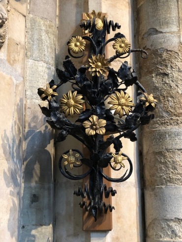 Lincoln_Cathedral-metal-bouquet