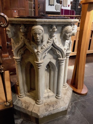 Leicester_Cathedral-font